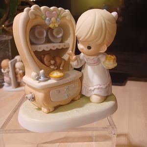Enesco 2000 precious Moments you have a special place in my heart figurine